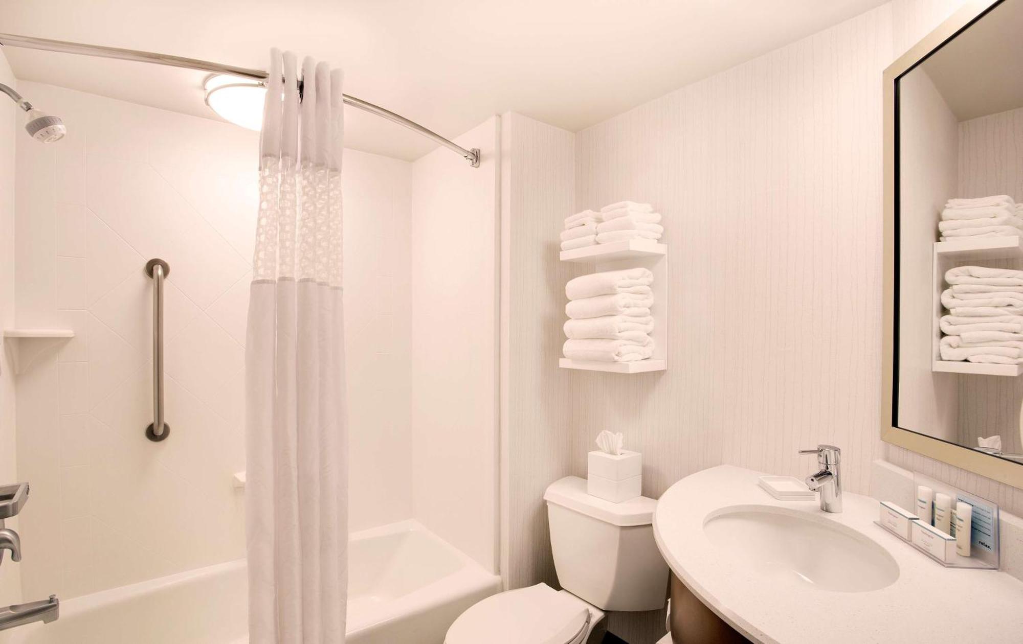 Hampton Inn Lancaster Esterno foto